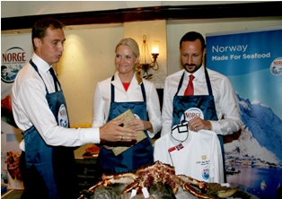 Pangeran & Putri Kerajaan Norwegia Promosikan Salmon 