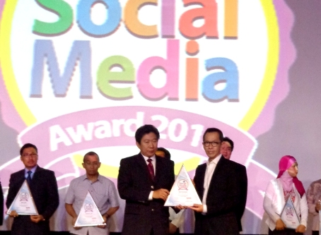 PT Matahari Department Store Tbk mendapatkan Social Media Award 2013