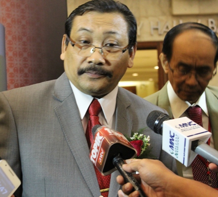 Bambang Prasetya, Kepala Badan Standarisasi Nasional (kiri)