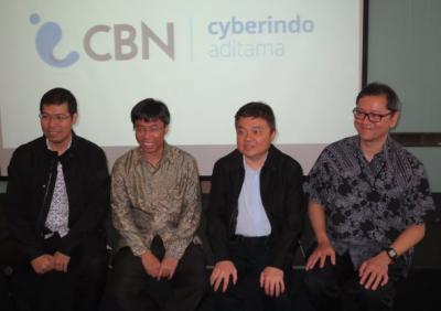 (ke-2 dari kiri) Dani Sumarsono, Presiden Direktur CBN