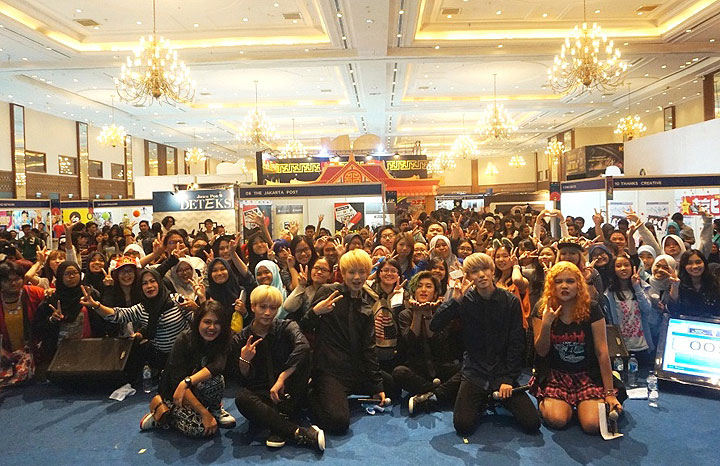 Addiction, sebuah grup boyband asal Jepang yang tampil maksimal di panggung Popcon Asia 2015 memiliki banyak penggemar di Indonesia