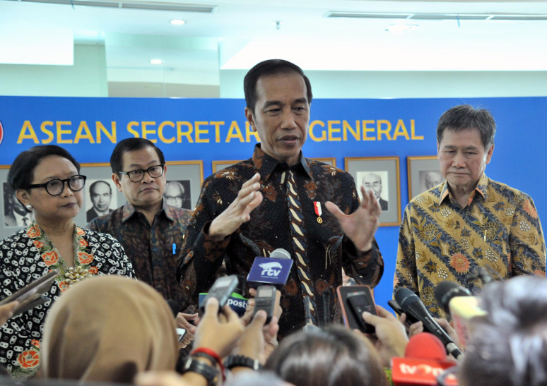 Jokowi usai meresmikan Gedung Sekretariat ASEAN Jakarta