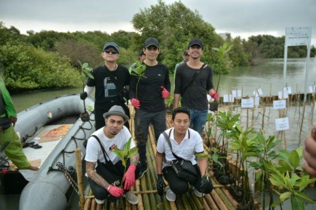 Mangrove Volunteers Day di Taman Wisata Angke