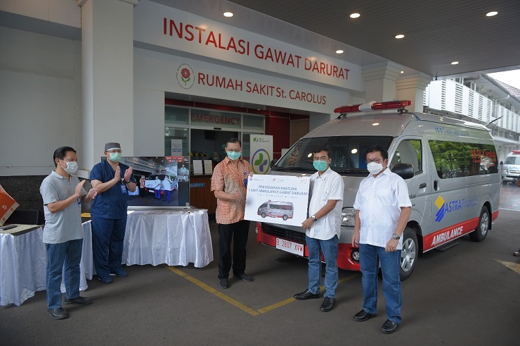 Astra Financial Tambah Armada Ambulance RS Carolus