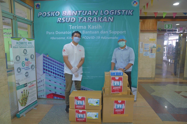 Home Credit Salurkan 1.900 Paket Medis ke 6 Rumah Sakit Jabodetabek