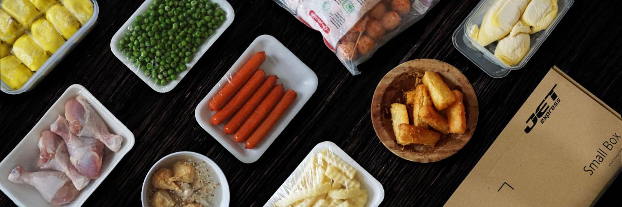 Stok makanan menipis selama #DiRumahAja? Tenang ada JET yang memberikan program khusus pengiriman Frozen Food