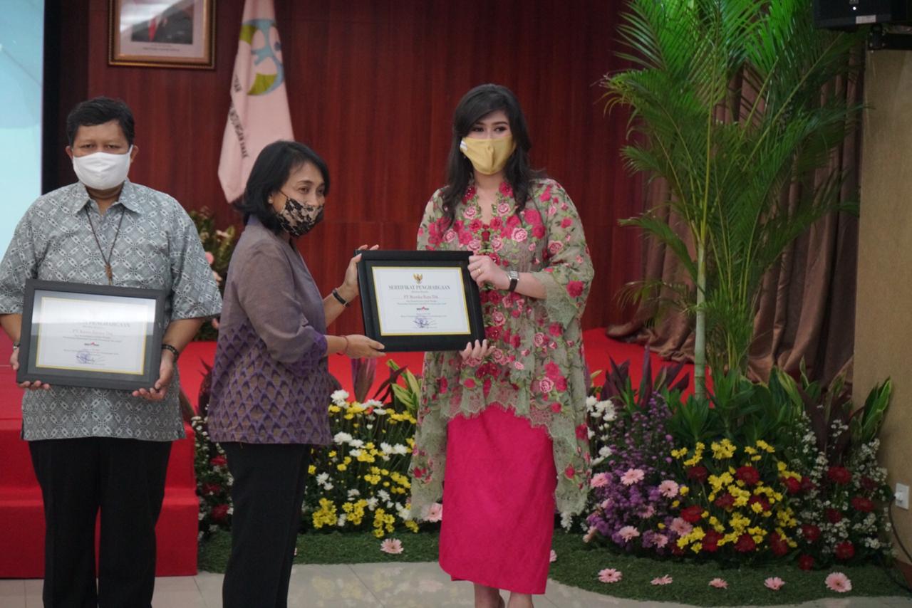 Mustika Ratu Raih Penghargaan dari KPPPA