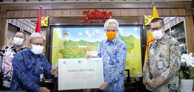 BCA Salurkan Bantuan APD dan 30.000 Masker Kain ke Jateng