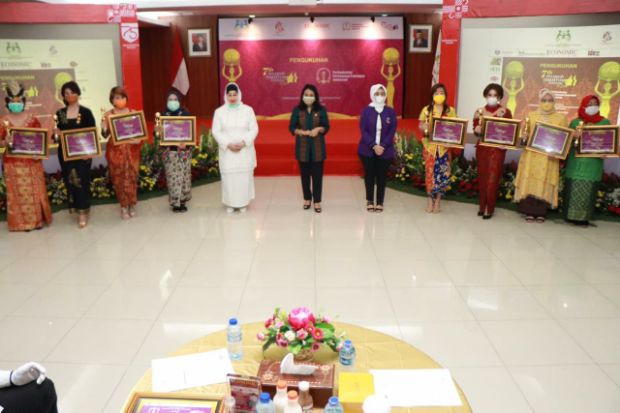 8 Perempuan Raih Anugerah Perempuan Indonesia VII-2020