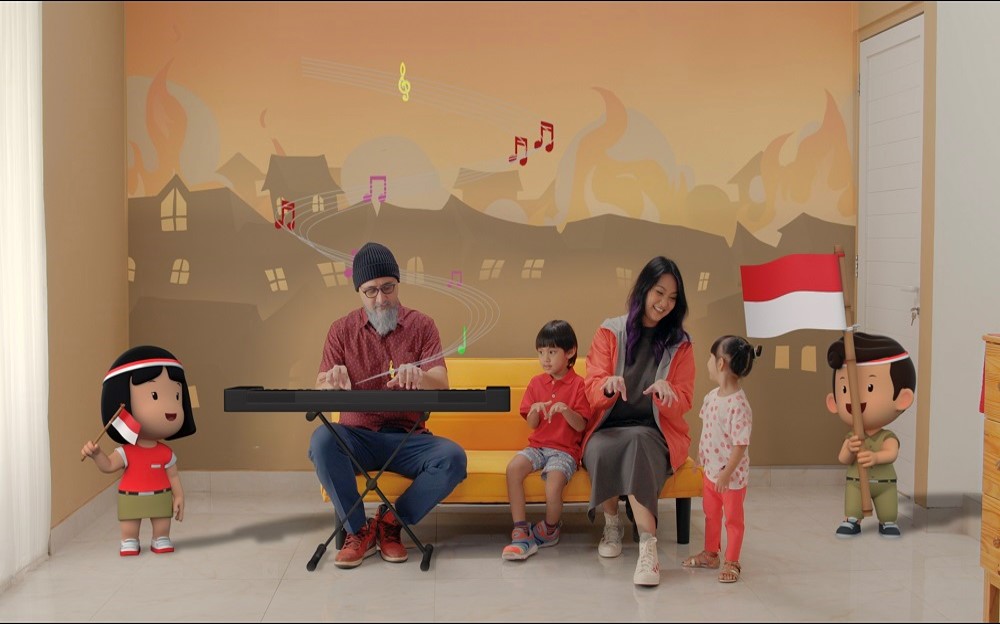 Sofa Kuning Mola TV Buktikan Bisnis dan Pendidikan Budaya Bisa Sejalan