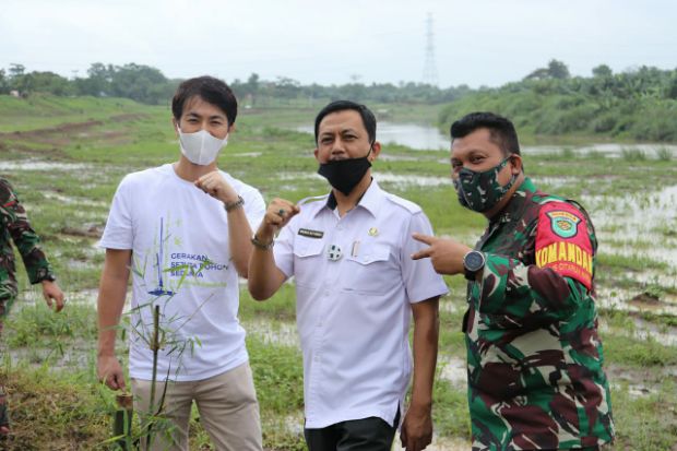 Uni-Charm Indonesia Tanam 1.500 Pohon di Program Citarum Harum