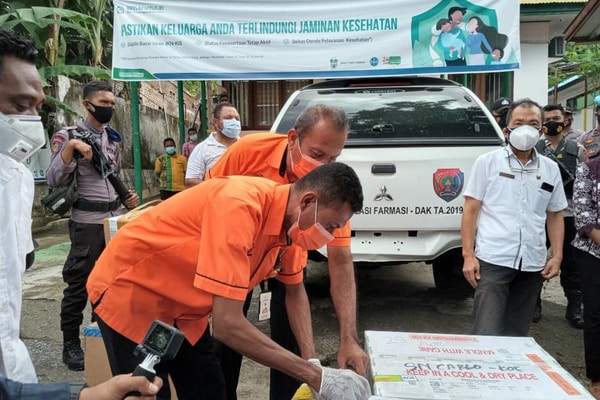 PT Pos Bantu Satgas Distribusikan Vaksin ke Maluku dan NTT