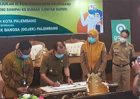 Dinkes Palembang Gandeng Gojek untuk Kirim Obat & Surat Rujukan ke Rumah Pasien