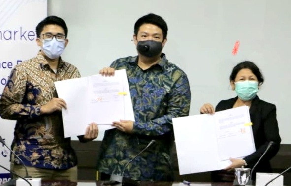 Kolaborasi Pemprov Jawa Tengah dan Mbizmarket Kembangkan Blangkon Jateng