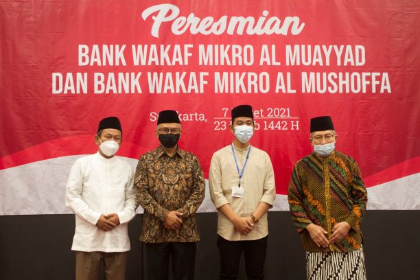 OJK Kembangkan Digitalisasi Bank Wakaf Mikro
