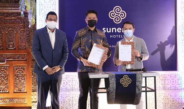RedDoorz Ekspansi Portofolio dengan Sunerra Hotels