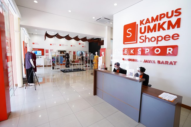 Perjalanan Bisnis Asror Melalui Kampus UMKM Shopee Ekspor