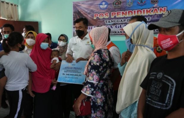 Bantuan Rp200 Juta Apkasi untuk Korban Erupsi Semeru