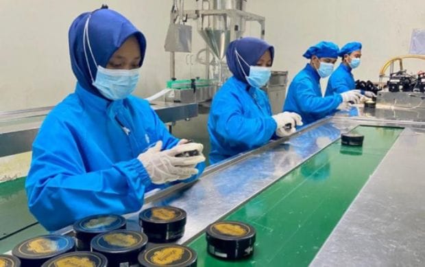 Milenial Makassar Sukses Membangun Pabrik Citra Kosmetika Industri