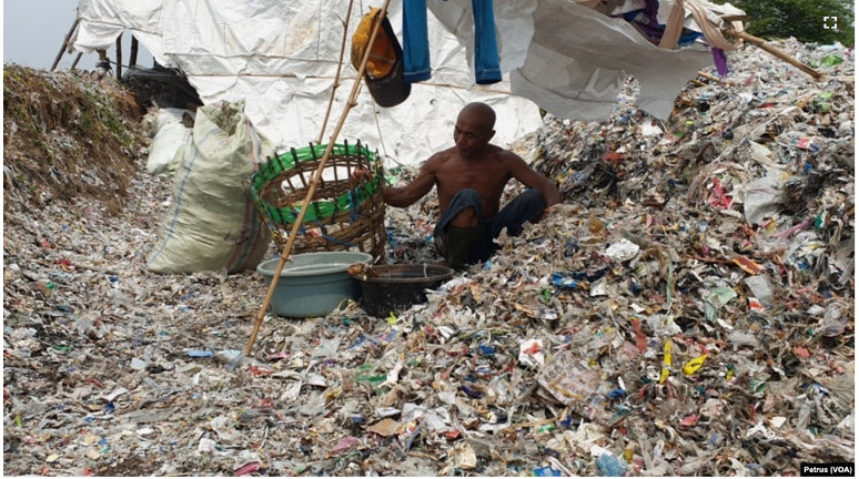 Lindungi Laut, Jokowi Janji Ubah Sampah Plastik Jadi Listrik