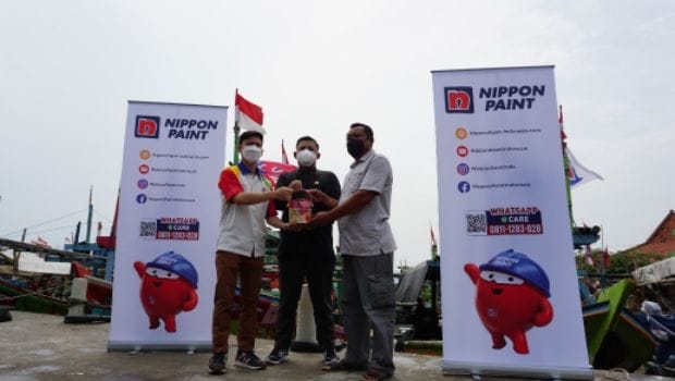 Nippon Paint Merawat Kapal Nelayan Terdampak Pandemi di Cirebon