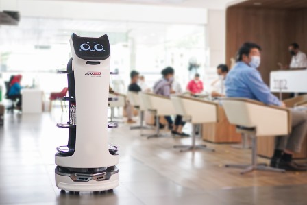 Auto2000 Operasikan Robot untuk Layanan Pelanggan 