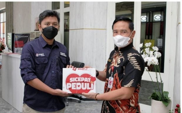SiCepat Berbagi Paket Sembako Jelang Ramadan