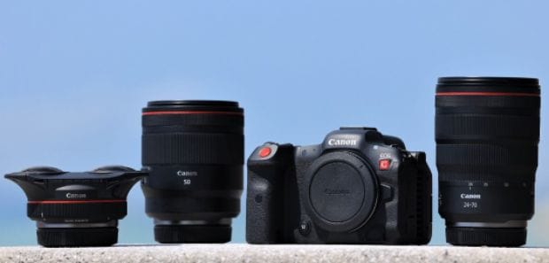 Canon Lensa RF 5.2mm f/2.8L Dual Fisheye Berteknologi VR