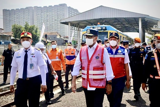 Presiden Joko Widodo bersama Presiden Xi Jinping Direncanakan Meninjau proyek Kereta Cepat Jakarta – Bandung 
