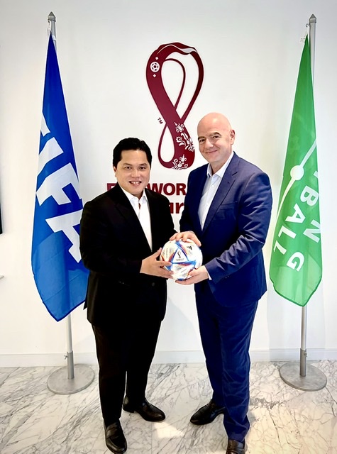 Erick Thohir Bertemu Presiden FIFA Membahas Perbaikan Sepak Bola Indonesia 