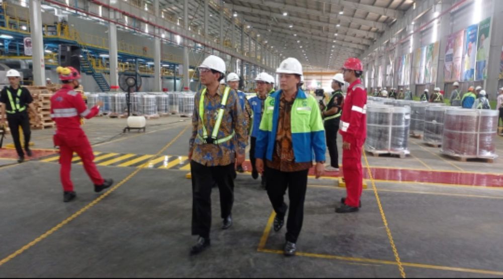 Terobosan Pabrik Pewarnaan Baja Lapis Tata Metal Lestari di Sadang
