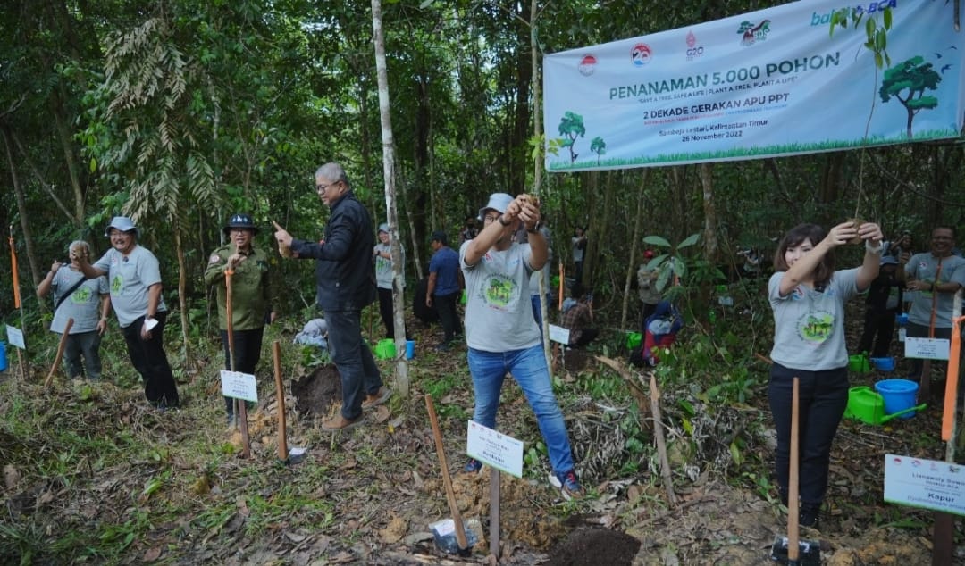 PPATK Bersama BCA Merehabilitasi Lahan Konservasi Orangutan