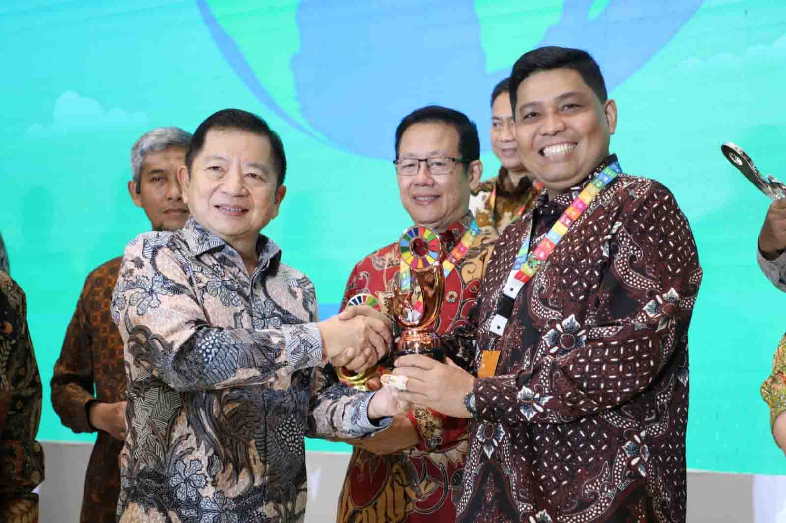 Telkom Raih Penghargaan Indonesia’s SDGs Action Awards 2022