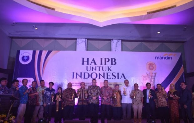 Penganugerahan HA IPB Awards 2022 untuk Para Alumni Berdedikasi di Bidangnya