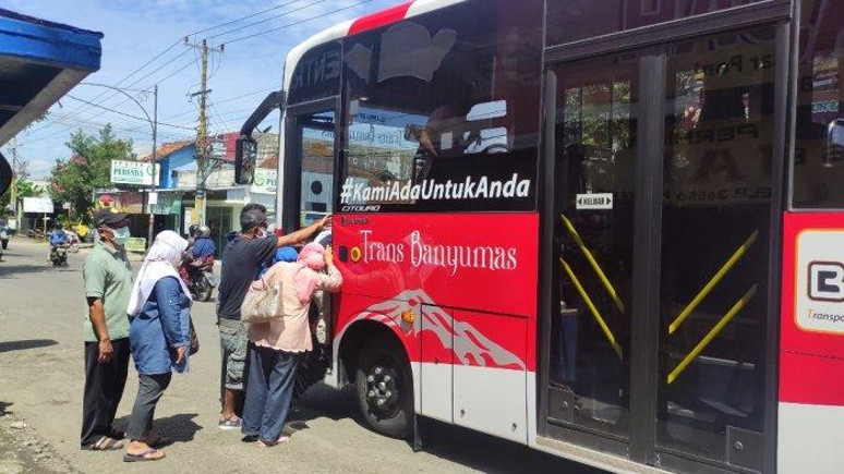 Trans Banyumas, salah satu angkutan perkotaan yang di kembangkan di kota Purwokerto, Banyumas (Foto https://jateng.tribunnews.com/).