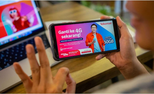 Telkomsel Lanjutkan Proses Upgrade Layanan Jaringan 4G/LTE 300 Daerah di Indonesia.