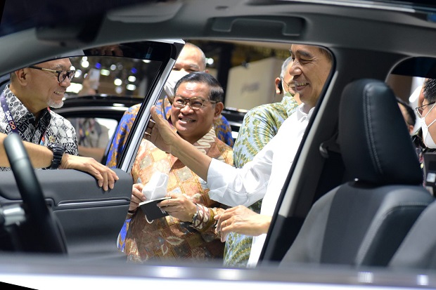 Buka IIMS 2023, Jokowi Sebut Kendaraan Pribadi Bikin Macet