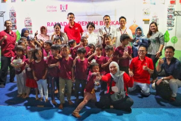 Aksi Sosial CCEP Indonesia dan KFC Indonesia Saat Ramadan di 8 Kota