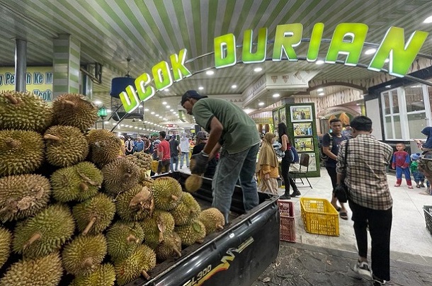 Ucok Durian di Kota Medan, Sumatera Utara. (Foto Ubaidillah/SWA)