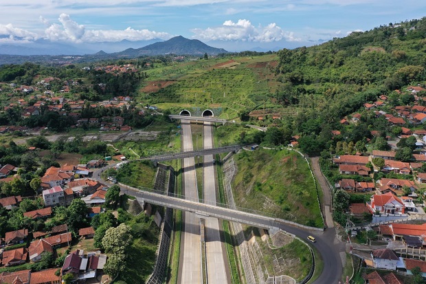 Banyak Tol, Tapi Kenapa Biaya Logistik di Indonesia Masih Tinggi?