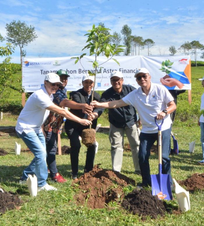 Astra Financial Menanam 6.600 Pohon di Hulu Sungai Ciliwung