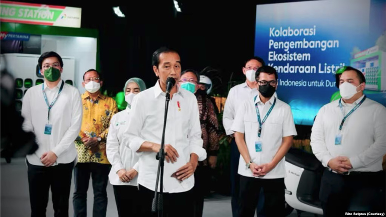 Jokowi: Subsidi Kendaraan Listrik Penting untuk Undang Investasi