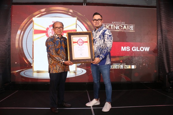Puluhan Perusahaan Raih Penghargaan Indonesia Original Brands & Most Reputable Companies 2023