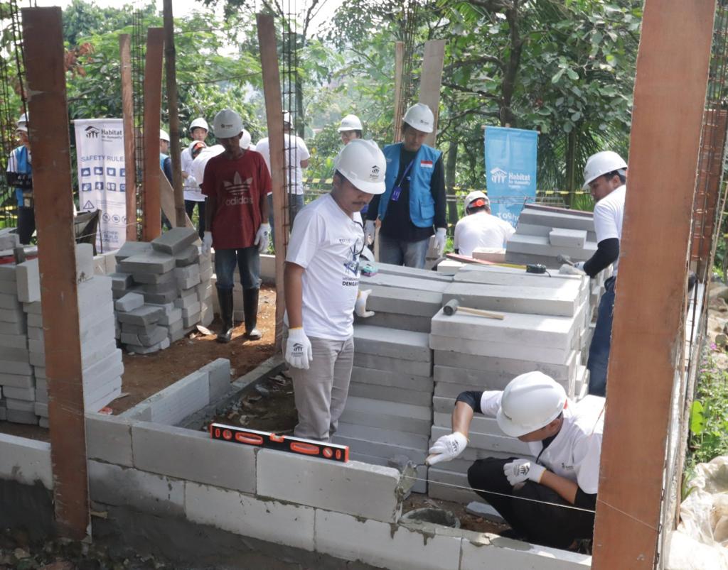 Aplus Gandeng Habitat Indonesia Bangun Rumah Layak Huni Timy Times