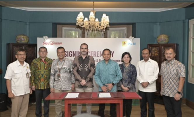 Coca-Cola Europacific Partners Indonesia Beli 90.211 Unit REC dari PLN