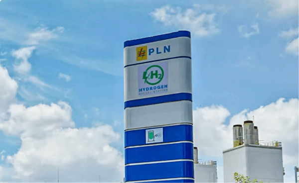 PLN Bangun Stasiun Pengisian Hidrogen Hijau untuk Kendaraan di Senayan